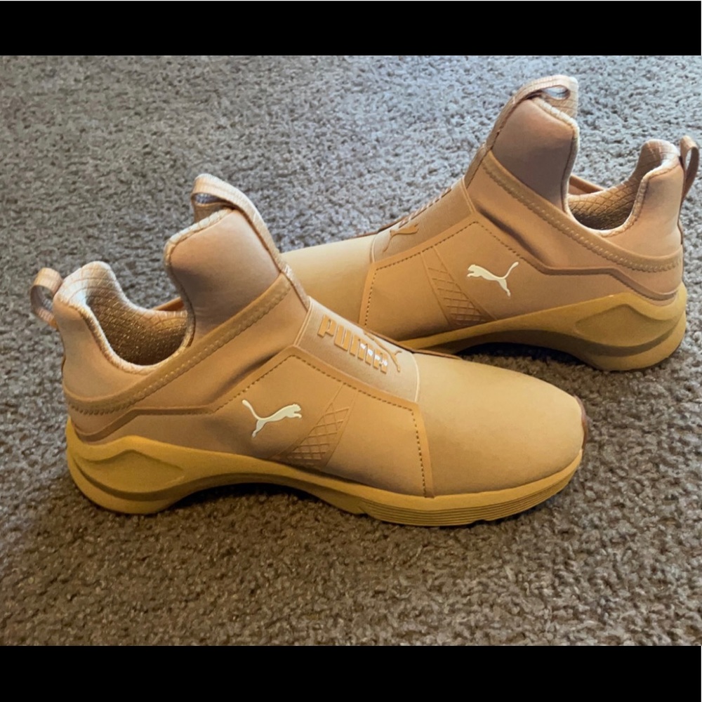 Puma Womens Low Top Slip On Sneaker